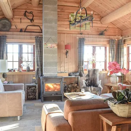 Four-bedroom Holiday In Treungen