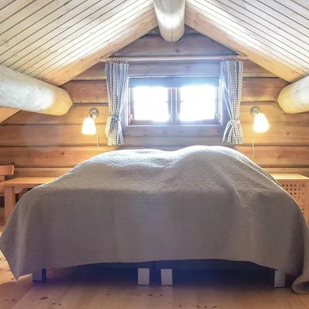 Four-bedroom Holiday In Treungen